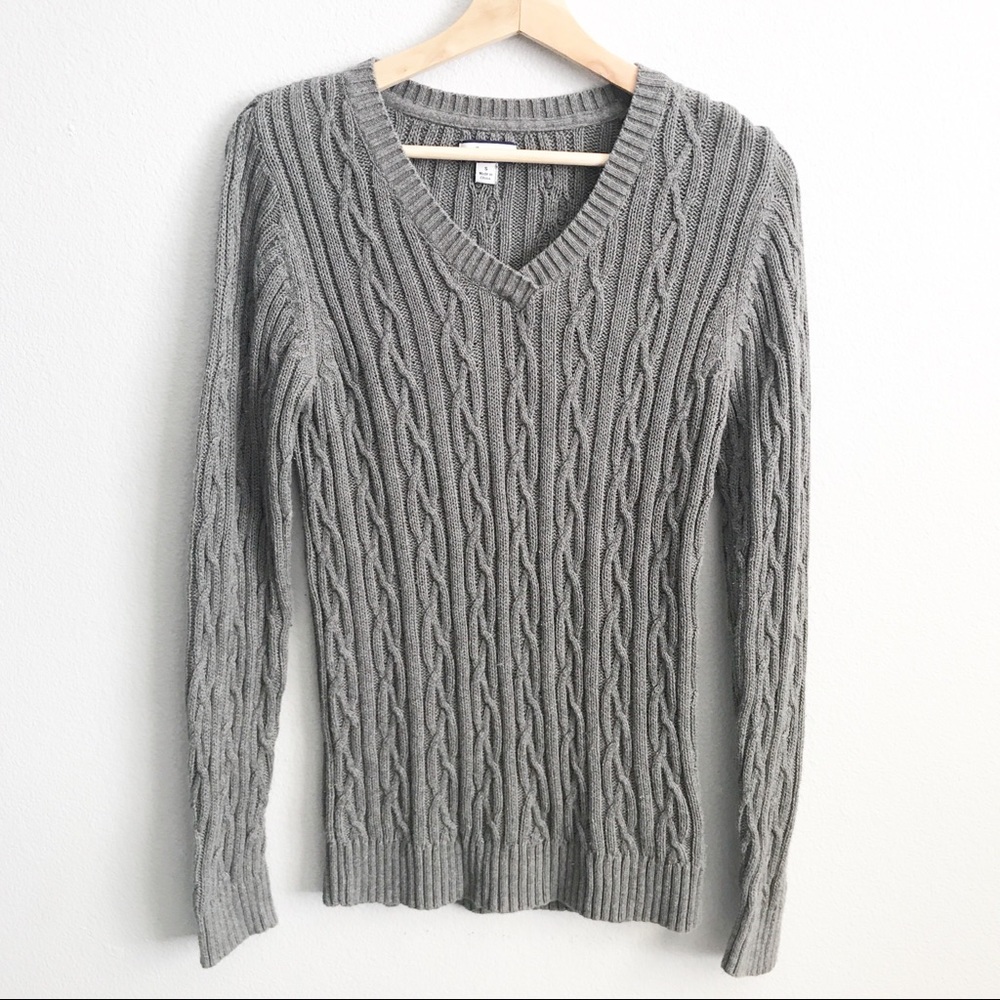 Croft & Barrow Gray Knit Sweater. Size Small